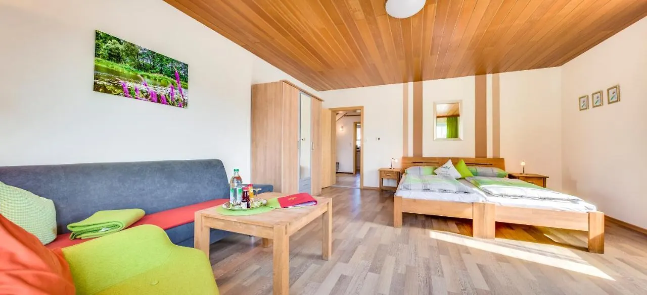 Bartlhof-Ferienwohnungen-Zimmer Burglengenfeld Apartment