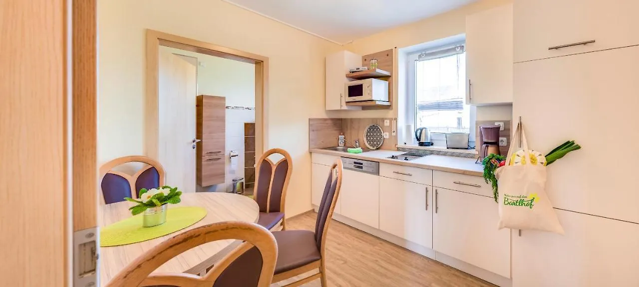 Bartlhof-Ferienwohnungen-Zimmer Burglengenfeld